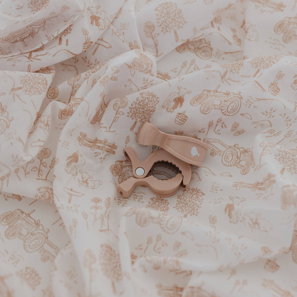 Latte Vintage Farm | Muslin Wrap & Pram Clip Set