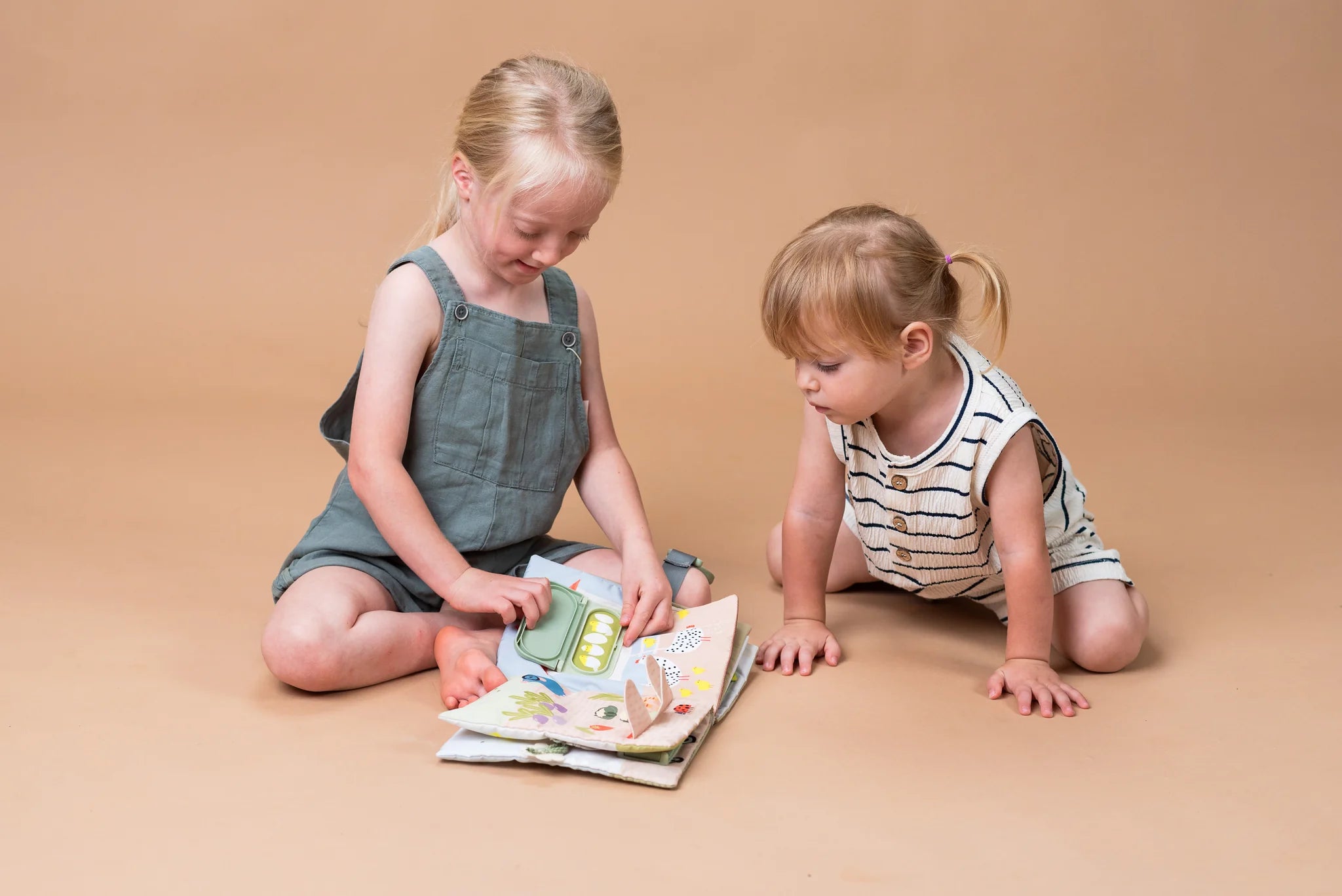 Quiet Busy Book 18m + | Taf Toys premium baby gift - Baba-lando