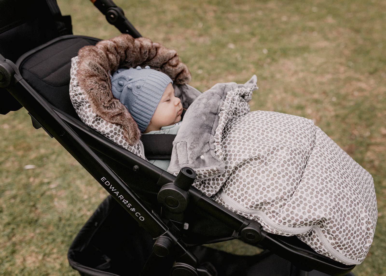Nordic Footmuff Pram Liner | Raindrops by Baby Luno
